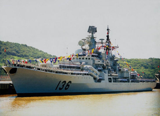 資料圖：東海艦隊的杭州號驅(qū)逐艦。