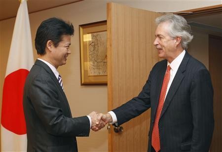 10月15日上午，日本外相玄葉光一郎與到訪的美國常務(wù)助理國務(wù)卿伯恩斯在日外務(wù)省舉行了會談。