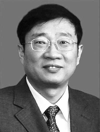 殲-15飛機(jī)研制現(xiàn)場總指揮羅陽，因突發(fā)急性心梗殉職，享年51歲