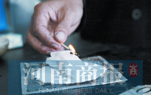實(shí)驗(yàn)中，面膜不能被引燃