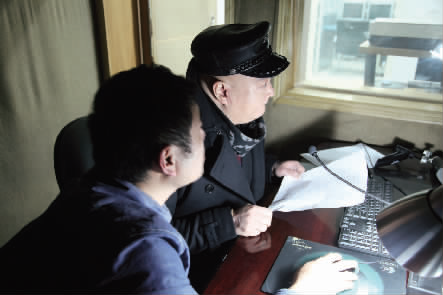 范軍為都市頻道“都市搖搖樂(lè)”上線配音 范軍為都市頻道“都市搖搖樂(lè)”上線配音