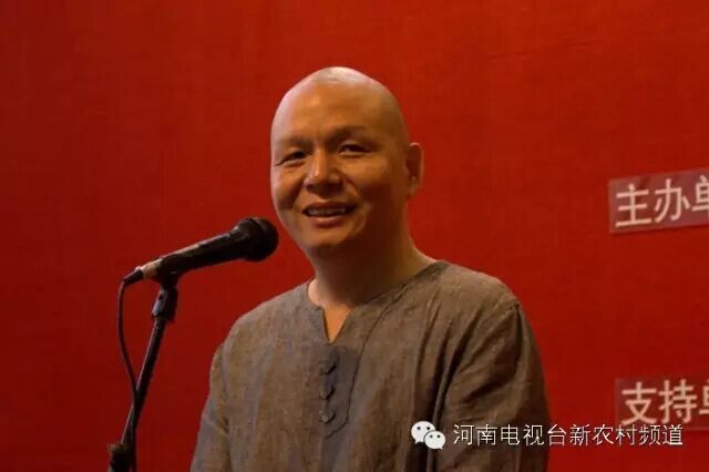 書畫家協(xié)會副主席，中國書畫家協(xié)會會員，河南省青年書法家，蘆荻