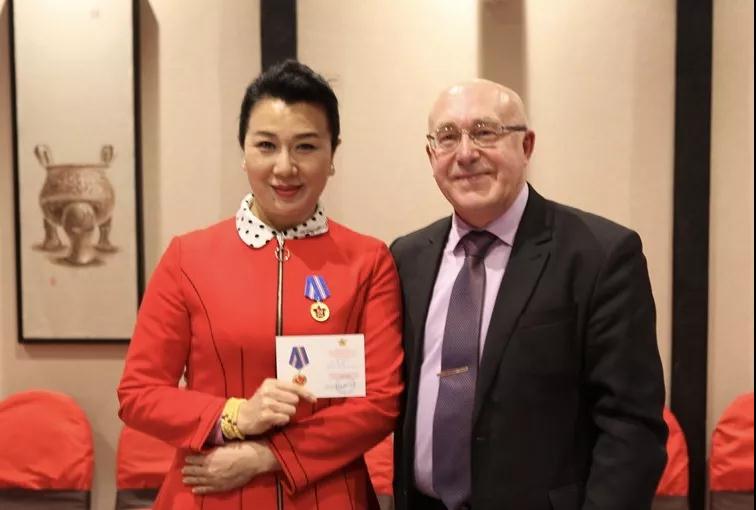 演出代表團團長、河南豫劇院黨委書記 汪荃珍