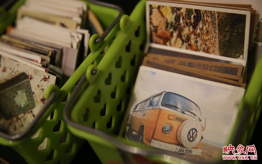 書(shū)店內(nèi)出售的書(shū)簽。