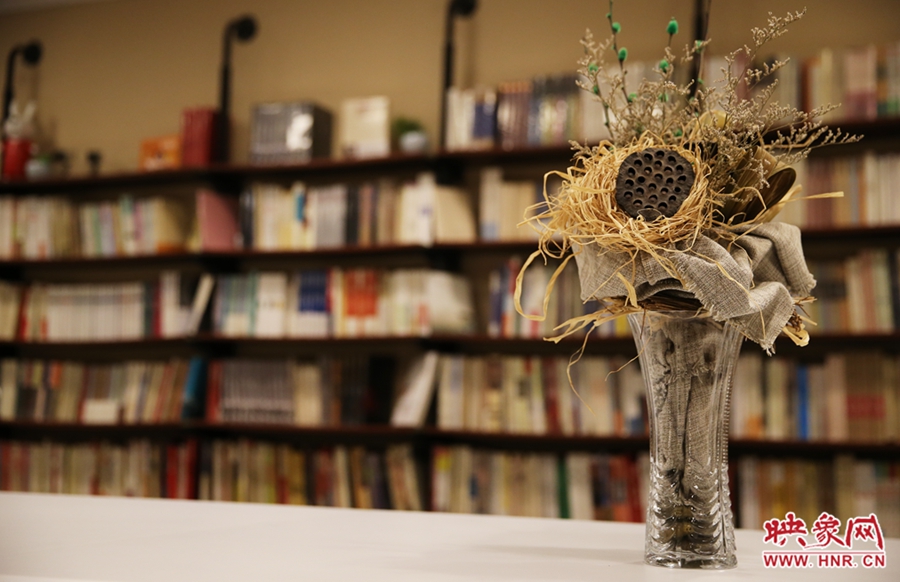 書(shū)店內(nèi)的裝飾。