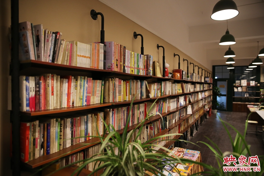 書(shū)店內(nèi)的裝飾。