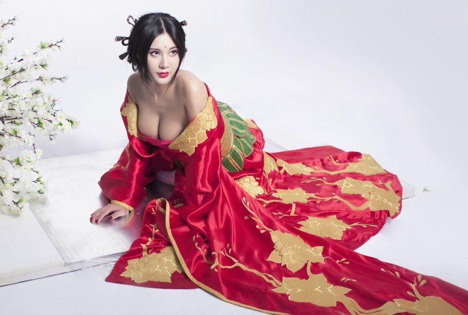 乳神穿越成貂蟬性感撩人 ?；ㄉ矸菔苜|(zhì)疑